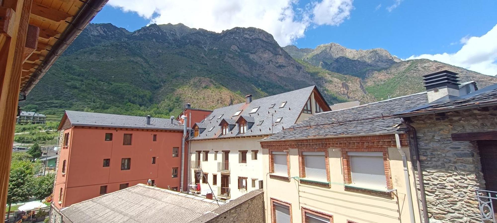 Apartamento El Refugio De Sara Benasque Buitenkant foto